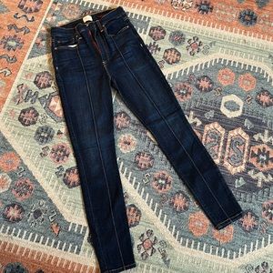 Alice & Olivia a king Jean with pleat/seam size 27 skinny